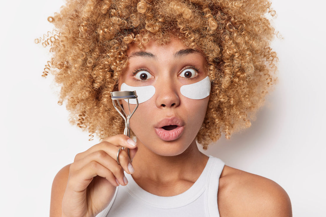 Heated Eyelash Curler vs Manual Curler — Which Works Better?